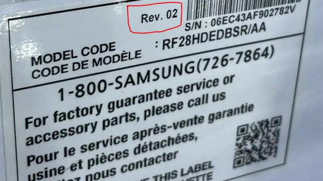 L'esempio del numero 02 sull'etichetta informativa Samsung