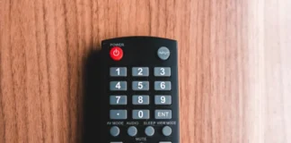 Come programmare un telecomando universale spiegato