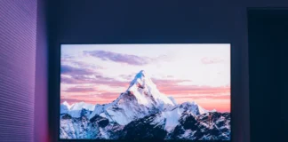 Come controllare un dispositivo esterno collegato tramite Anynet+ (HDMI-CEC) con il telecomando su Samsung Smart TV